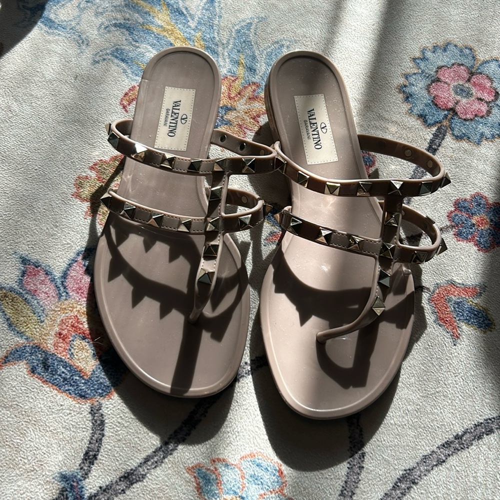 Valentino studded flat sandals sz 35